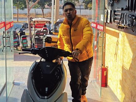 电动车锂电池有保护板了,还需要空开吗?#电动车维修 #锂电池 #九号 #极核 #小牛