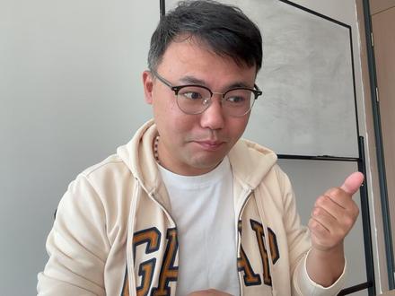 俄罗斯wb第八集,大卖俄罗斯海外仓备货6000万。 @与老钱建联 关于俄罗斯电商平台WB的货盘分享、退货问题、本土发货政策、货盘使用方法和价格修改影响等方面的讨论。货盘不能直接分享,但可通过聪明才智找到,货盘可使用ERP,退货需收服务费,本土发货政策可能变化,货盘使用需绑定仓库地址和API接口,修改价格会影响链接权重,但现阶段影响不大。#跨境电商 #wb #跨境电商创业 #俄罗斯电商 #跨境电商干货