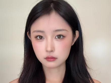 手残党必看!新年精致百搭氛围感发型跟练! 新年精致出门快来学这四款发型~
#发型分享#新年发型#秋冬发型#方圆脸发型#手残党也能学会的发型