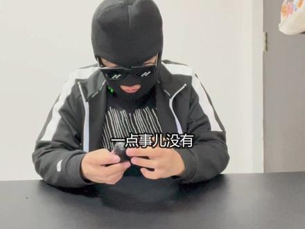 小伙买了神秘材料喷在鸡蛋上,鸡蛋竟然变得摔都摔不坏?#橡胶漆喷鸡蛋 #linex涂料 #神秘涂料 #测评