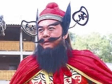 #好剧推荐 #dou来看好剧 钟馗和慕容雪和好如初,结果却被天竺僧收进骰子中,后续会发生什么,敬请关注!