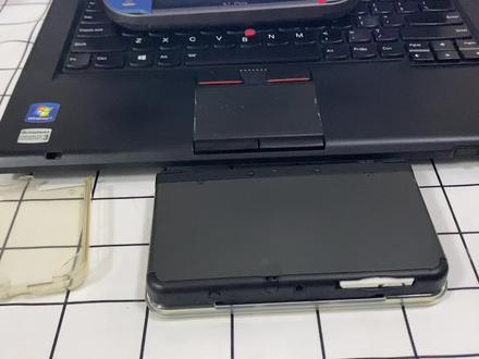 3ds安装游戏教学!还是老款3ds好,不用拆卸后盖!