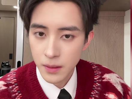 一看就是俩人吵着要拍的,主打一个自愿 #和平精英 #王玉雯 #敖瑞鹏 #王玉雯敖瑞鹏在和平精英搞抽象