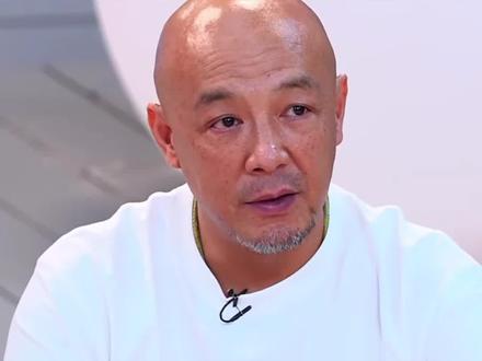 8月13日,孙颖莎、王楚钦等人回国首场直播
肖指导现场向王楚钦孙颖莎表示感谢
“这是我发自内心的一种感受”#王楚钦 #孙颖莎 #肖战 #世界冠军 #乒乓球