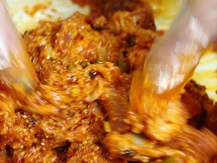 这个冬天像我这样,在家里面做一道#粉蒸羊排 耙糯入味,一家人吃起安逸的很吗#美食教程 #蒸肉粉 #在家做美食 #厨波波江湖菜