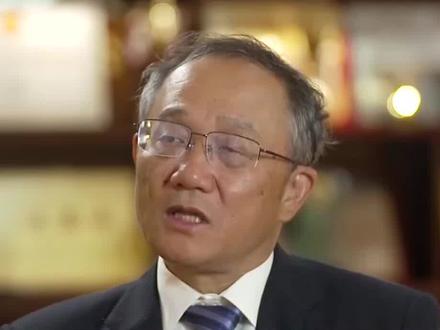 【麻醉医生捐款一个亿 巨额收入哪来的?】9月27日,四川大学华西医院刘进教授向医院捐赠1亿元。刘进教授及团队历时8年研制麻醉新药物,并取得重大突破,这笔资金正是刘进教授的科研成果转化所得。