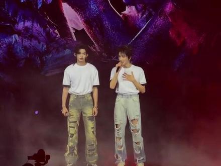 #神级live现场 #人生第一场演唱会 #郝熠然云旗澳门演唱会 真的要哭死了 很用心在准备礼物🎁每个舞台都能感受到他们想吧最好的呈现给我们。前面有多欢乐结束就有多不舍得!你们的真心我们所有粉丝都有感受到,期待与你们下次见面。追星这条路,认准云熠不回头,久久相伴不离场❤️