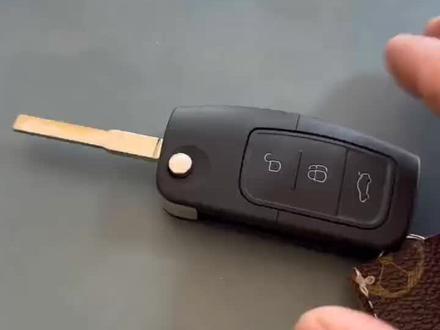 老款福特遥控器失灵,手动匹配方法。