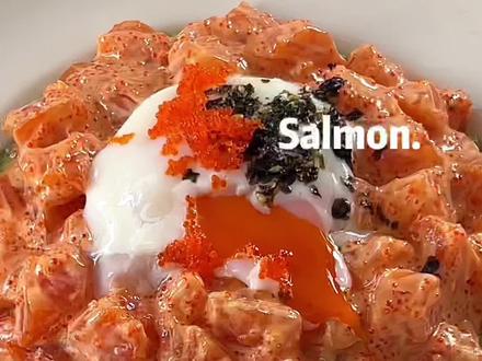 还有谁没吃到这一碗三文鱼盖饭🍣饭桶狂炫#好吃到停不下来 #三文鱼 #三文鱼刺身 #三文鱼盖饭