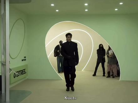 让我们一起喊出这个世界巨星的名字:@蔡徐坤
#蔡徐坤 #蔡徐坤柳丝木品牌全球代言人 #KUN