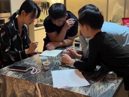 休息日和游戏黑洞一起下欢乐五子棋#亲子时光