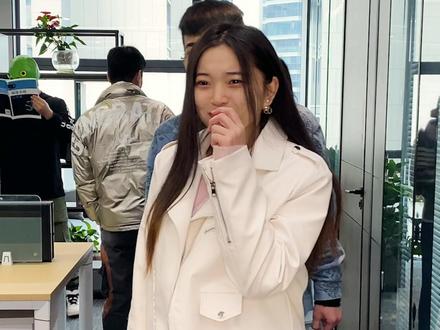 这一期车标有点难,特别是那两个,连辰哥都没猜出来 #看图猜 #办公室日常