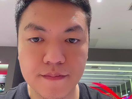 #ROG外设 #ROG键盘
独显直连已经开启,游戏体验准备起飞。