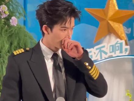 王星越24岁生日快乐🎂@王星越 告白开机大吉 #王星越告白 #王星越周京泽 #王星越生日快乐 #告白开机仪式