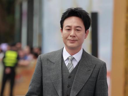 第十七届两岸电影展张颂文红毯全程。 “我喜欢雅安的朋友们,雅安的美食很新奇,火上飘万物皆可烤。”(260530第十七届两岸电影展之台湾电影展)#张颂文 #第十七届两岸电影展 #张颂文雅安 #品光影台湾游魅力雅安 #雅安