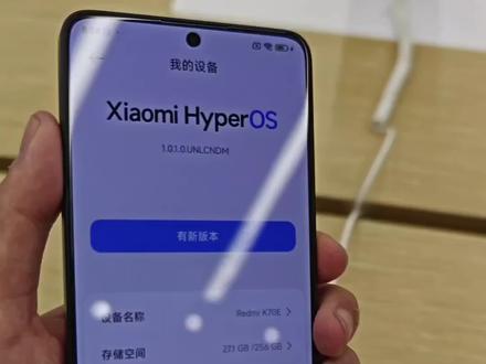 歪日,给我买到真小米了,发布会刚解禁,从店员手里接过来没30秒开始闪屏#红米k70 #红米