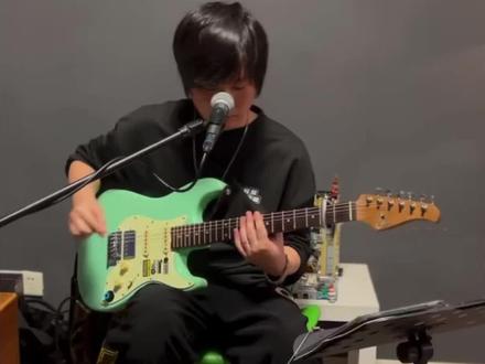 震惊!一把琴一根线就能Loop?!
MOOER GTRS 上手体验
#一本正经乱弹琴 #吉他🎸