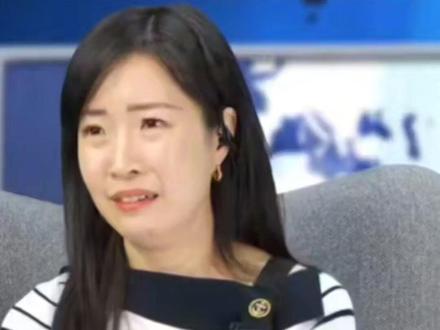 听邱毅谈及蔡正元近况 晓娇难掩情绪强忍落泪 #邱毅