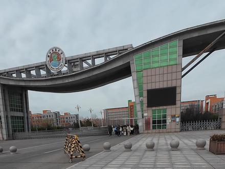 冬至的仪式感,是回中学和00后一起‘捏耳朵’! 街拍博主的冬至变形计:
今日身份→中学食堂临时工。
任务:用一顿饺子,换10个青春故事。
我成功了,也失败了…(看视频)
你们学校食堂最强菜品是____?
📍地点:滨海中学 | 📷设备:Sony A7M4
#冬至 #学校食堂 #温暖治愈 #记录真实生活