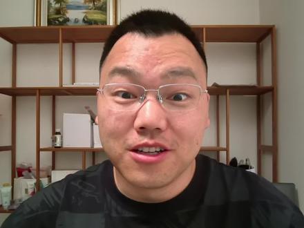 问界M9发布会上的视频是ai的?问界M9的后备箱打不开车辆自动前挪,拿完东西关上尾门车辆自动复位的功能是不是首创?