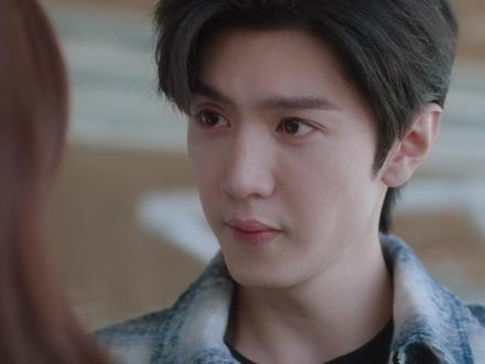 段嘉许只是要考虑一下,桑稚就向段嘉许抖搂出了所有曾经暗恋的秘密#偷偷藏不住#好剧分享#高甜来袭#赵露思#陈哲远