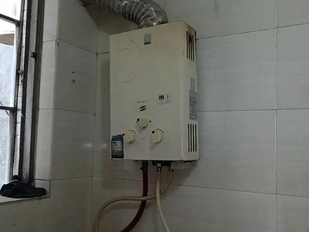 燃气热水器,有点火,但是不打着,而且时好时坏,很大原因是电池电太弱而导致的,给它换个直接插电的,看它以后还刷脾气不。