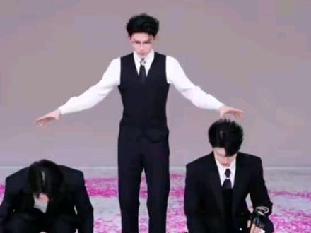 好生动的模仿,好快的网速(原版:@一凡. )#怪奇物语 #怪奇物语舞蹈挑战 #不知道反正我的舞姿很曼妙 #喜悦x萝卜#娄滋博