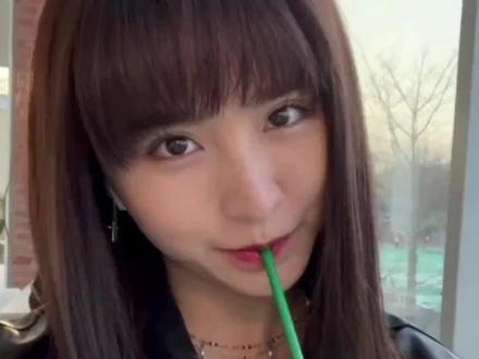 直播哭喊被注射四十针不明物:金子涵到底经历了什么?#金子涵 #娱乐 #八卦 #热搜 #美女