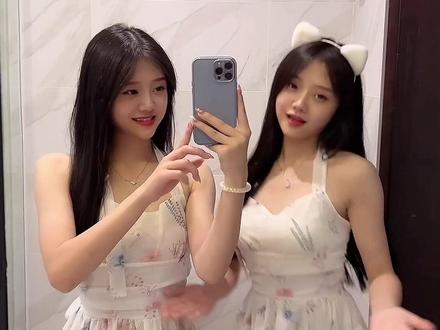 快带着你的兄弟一起来找不同?#对镜拍 #双胞胎