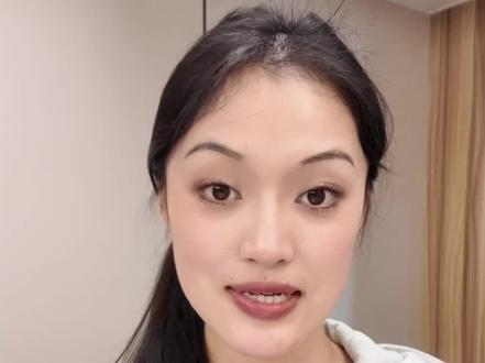 3步拿下考研复试口语难题 考研复试英语测试真不用慌!用豆bao可以轻松拿捏~
把中文自我介绍给豆bao,限定初高中词汇和3分钟时长,删繁就简好背不踩雷;日常问答让它按你的情况定制20个高频题,带中英翻译,去模板化直接背;专业英语找学长学姐摸清考点,发资料给豆bao,就能拿到分专题中英对照问答,还有应急话术。
其实老师根本没那么在意小错误,流畅度才是关键!核心还是抓专业知识,英语用对方法就是送分题~ 评论区放了精准指令,直接抄作业,复试口语稳了!
#人类对豆包的开发不足百分之一#豆包电脑版使用说明书 #考研复试 #考研 #真实生活分享计划