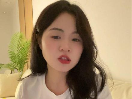 喜爱者称之为宜室宜家,不爱者弃之逐水飘零。其实各花入各眼,是非只在人心罢了。#情感共鸣 #恋爱 #婚姻