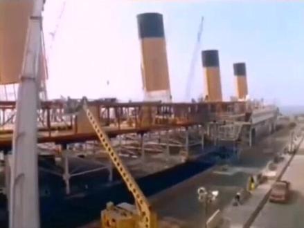 这部影片是当时成本最为昂贵的影片,拍摄制作过程长达五年。