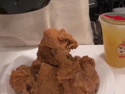 Jolliebee #妈呀太香了 #美食 #炸鸡