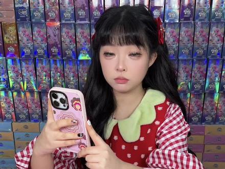 给老婆实现霉豆腐捏捏自由!? 给老婆实现霉豆腐捏捏自是种什么体验,赶紧@闺蜜给你安排呀!#情侣日常 #根宝姐姐 #霉豆腐 #捏捏