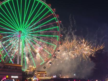 2025·完美羡慕!
2026·继续努力!
#烟花 #烟花秀 #顺德华侨城欢乐海岸plus