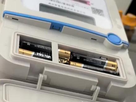 更换燃气表电池应该谁花钱? #谁该为智能燃气表电费买单 #智能燃气表 #电池 #城市速递