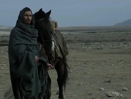 摩西四十岁逃亡荒野,放羊到八十岁,生命看似即将落幕。但一个“呼召”改写了他——他带领百万奴隶走出埃及,建立律法社会,直到120岁离世。从哲学上的“目的因”,到马斯洛的“自我超越需求”,所有高阶生命能量,都来自于目标的升级。退休后迅速枯萎的企业家、失去方向感的现代人……或许我们都缺一个“呼召”