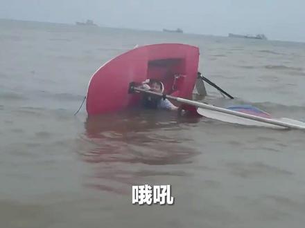 孩子有勇气,教练有智慧,真正的成长,从相信“你能行”开始!#相信自己 #勇气 (来源:央视新闻 )