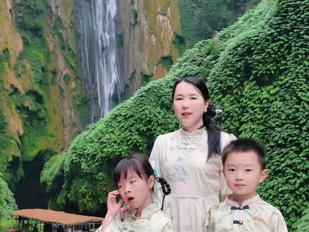 春节怎么玩?看我家宝宝解锁古龙山通灵大峡谷的宝藏玩法!
#粤桂一家亲开年游广西 #古龙山通灵大峡谷 #广西旅游发展集团 #广西亲子游 #春节去哪儿