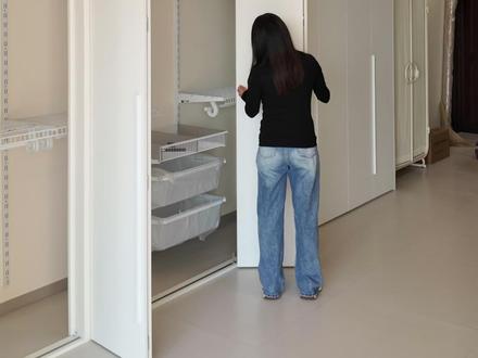 当我的老婆是一个装修天才的时候。。。 !谁懂啊,她装的衣柜真的超好用!#装修#衣柜#装修设计#装修分享#我的装修日记vlog