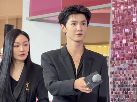 陈哲远太帅了!!!
陈哲远来沈阳万象城了!!
#近距离看明星 #明星现场 #陈哲远