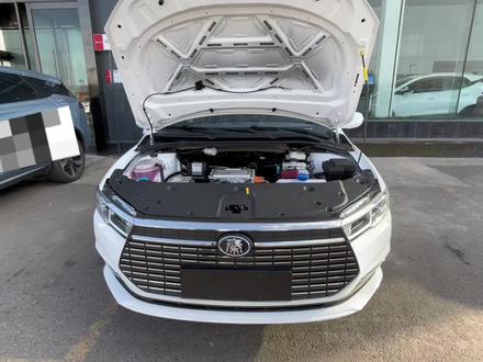 比亚迪秦EV加装柴暖系统,热泵空调都得靠边站#秦EV #秦plusev #新能源汽车加装柴暖 #比亚迪秦ev300