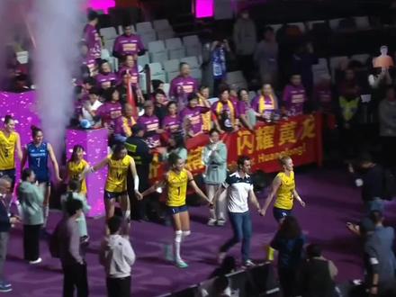 把奖杯递给朱婷的那一刻爆哭#朱婷#科内利亚诺杭州世俱杯冠军