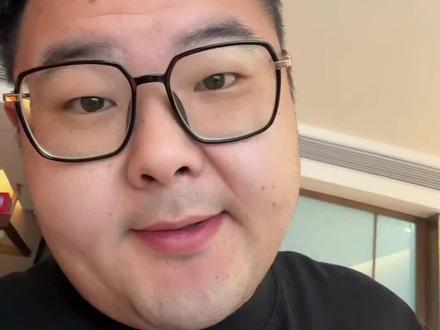 国际原油高位震荡,布伦特80.56美元/桶;中东局势扰动叠加OPEC+增产预期,油价波动加剧。昨日炼厂普涨,油老板怎么应对?
#加油站 #油价上涨 #原油 #石油 #加满