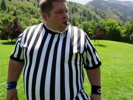 #外国人 #国外 #足撞球 #撞撞球 #碰碰球 #天天撞球 果真论玩还是外国人会玩,很多充气设备都被玩出了花样来,视频时间有点长,但是很有趣