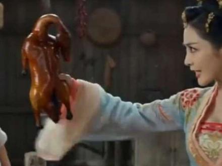 万恶之源
#酱板鸭 #雪山 #狐狸 #邵氏电影 #雪山救狐狸