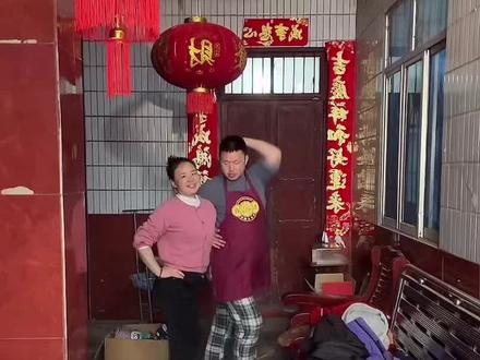 热卖1w单后的狂欢,两姐妹开心到不行,姐姐更是展示了一下什么叫做man!#名模坤 #名模坤直播 #名模坤直播回放 #名模静 #名模坤姐姐