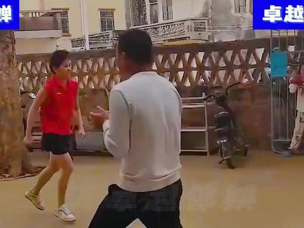 全红婵一战成名后,收获最强后勤保障团,再次冲进全国锦标赛。 #体育 #跳水 #全红婵 #冠军 #天赋