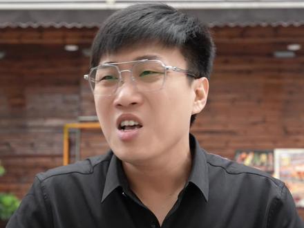 抖音向某团开炮 某团一定会有反制措施,而且受损失的一定是我们商家,平台的竞争本应该是我们商家收益,但是现在搞得我们商家受伤,无奈某团已经根深蒂固。#餐饮 #实体店引流 #实体店