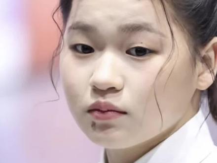 全红婵因伤缺席跳水世界杯,舆论圈又吵翻天,婵爸担心的事还是发生了#全红婵 #体育 #跳水